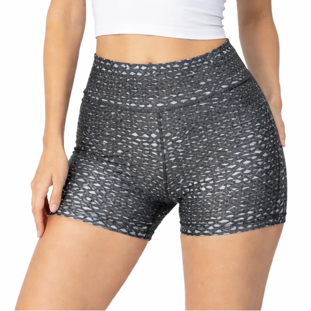 Under Armour Gray & White Geometric Print Athletic Shorts Size‎ M